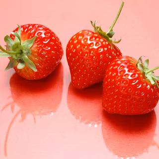 Strawberry desktop wallpaper