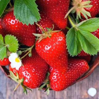 Strawberry desktop wallpaper