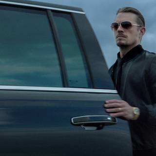 The Informer wallpaper