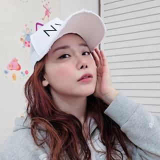 Lee Chae-dam wallpaper
