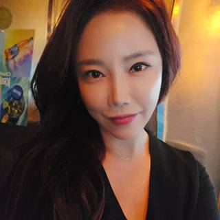 Lee Chae-dam wallpaper