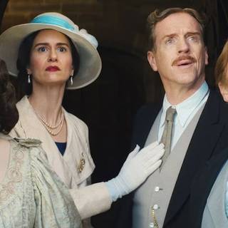 Fackham Hall wallpaper