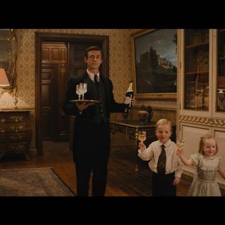 Fackham Hall wallpaper