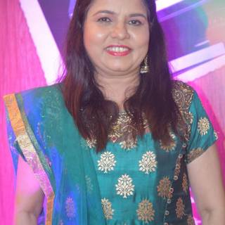 Sadhana Sargam wallpaper