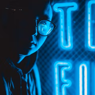 Man with glasses wallpaper