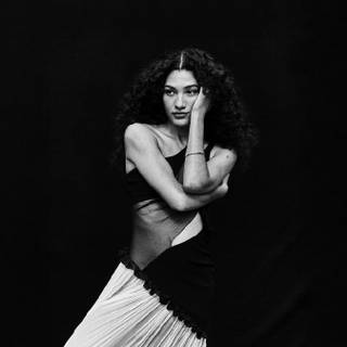 Olivia Dean wallpaper