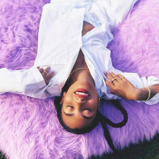 Olivia Dean wallpaper