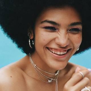 Olivia Dean wallpaper