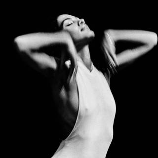 Olivia Dean wallpaper