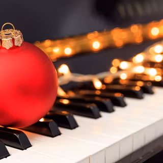 Piano Christmas wallpaper