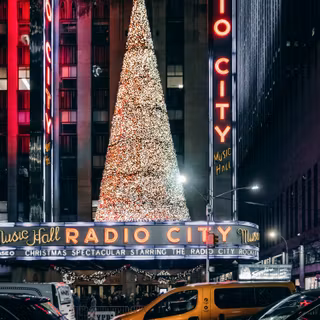 Manhattan Christmas wallpaper