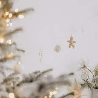 Clean girl Christmas wallpaper