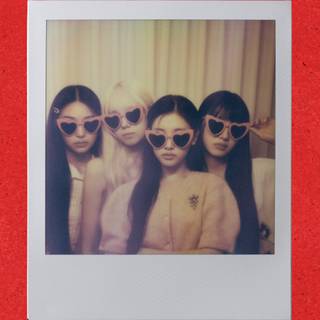 Baby Dont Cry wallpaper