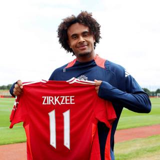 Manchester United Joshua Zirkzee wallpaper