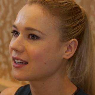 Kristen Hager wallpaper