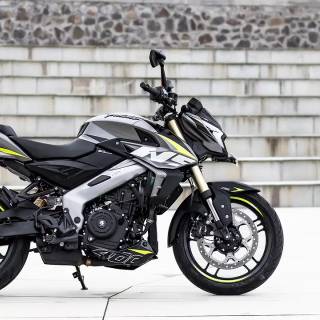 Pulsar NS 400 wallpaper