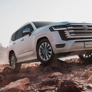 Land Cruiser desktop wallpaper