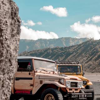 Land Cruiser HD 4k iPhone wallpaper