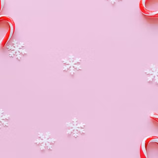 Pink and red Christmas wallpaper