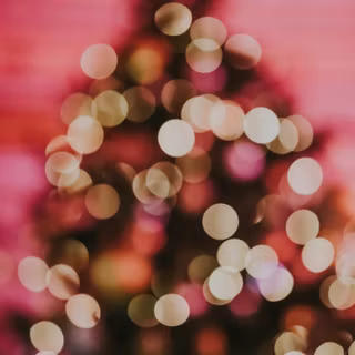 Pink and red Christmas wallpaper