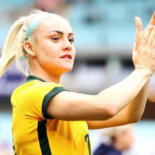 Ellie Carpenter wallpaper