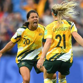 Ellie Carpenter wallpaper