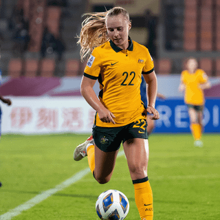 Ellie Carpenter wallpaper