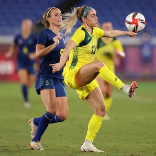 Ellie Carpenter wallpaper