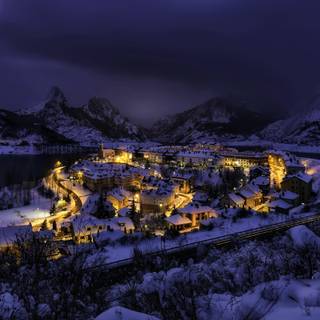 Winter city lights wallpaper