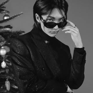 Hyunjin Christmas wallpaper