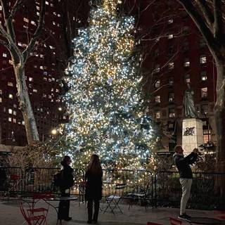 New York Christmas phone wallpaper