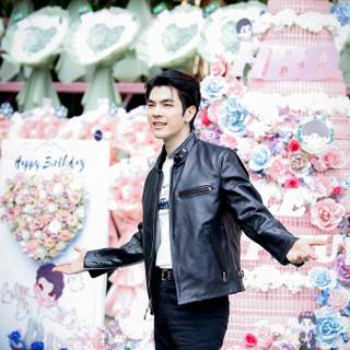 Phakphum Romsaithong wallpaper