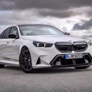 BMW M5 white wallpaper