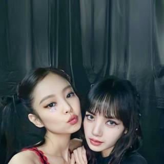 Blackpink Jennie and Lisa wallpaper