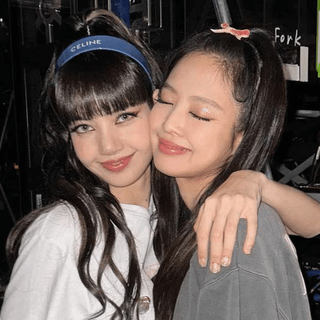 Blackpink Jennie and Lisa wallpaper