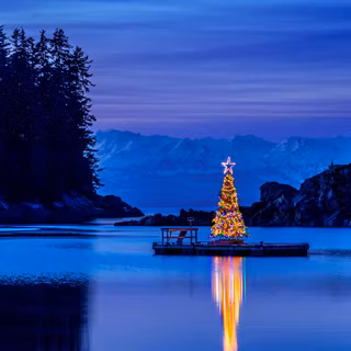 Christmas lake wallpaper