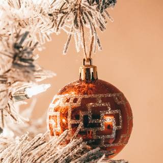 Christmas tree balls wallpaper