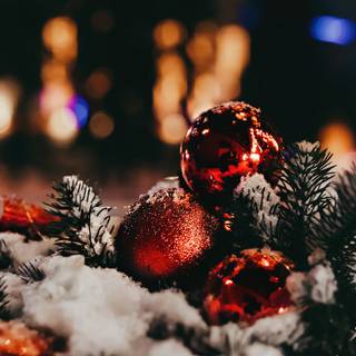 Christmas tree balls wallpaper