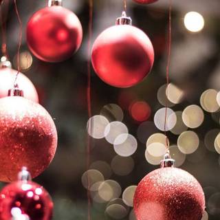 Christmas tree balls wallpaper