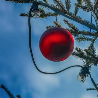 Christmas tree balls wallpaper
