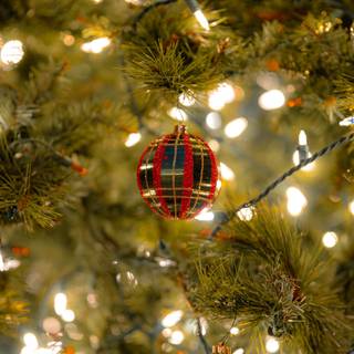 Christmas tree balls wallpaper