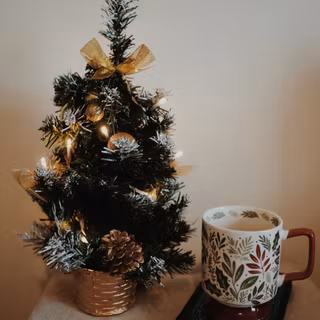 Christmas tree indoor wallpaper