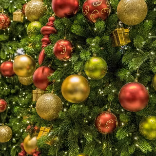 Christmas tree balls wallpaper