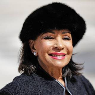 Shirley Bassey wallpaper