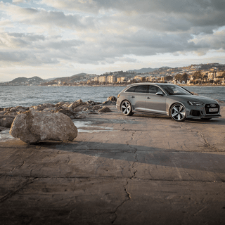 Audi RS4 Avant wallpaper