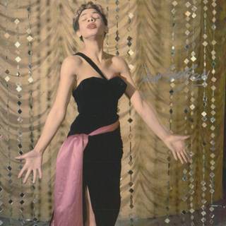 Shirley Bassey wallpaper