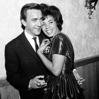 Shirley Bassey wallpaper