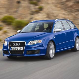 Audi RS4 Avant wallpaper