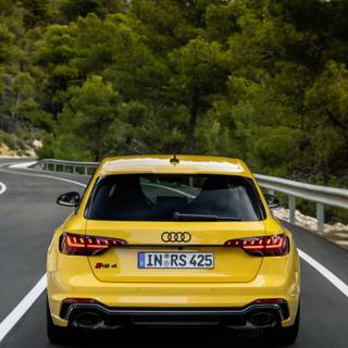 Audi RS4 Avant wallpaper