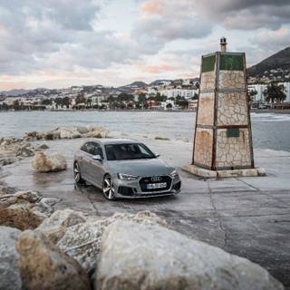 Audi RS4 Avant wallpaper